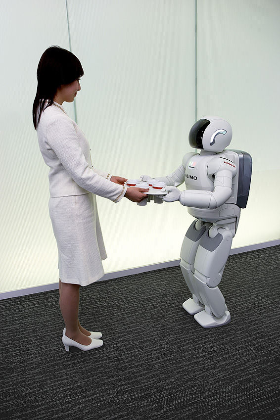 Случаи с ии. Азимов робот Япония. Роботы будущего. Роботы в будущем. Роботы в жизни человека.